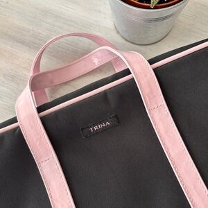 Trina Black & Pink Travel Case/Cosmetic Tolietry Bag with Dual‑Zip Compartments.